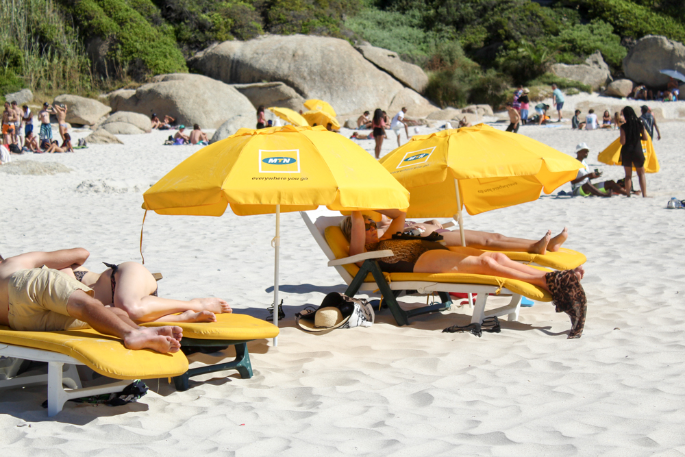 Llandudno Beach ein ausgefallener Strand für Surfer in Kapstadt, Südafrika